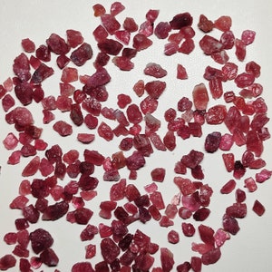 100ct Wholesale Pink Tourmaline Raw Rough Healing Crystal Gemstone Designer Pink Rubellite Tourmaline Rock Rough Crystal Gemstone CX11-2