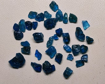 25ct Natural Blue Apatite Raw Rough Cabochon Healing Mineral Crystal Apatite Rock Rough Semi Precious Wholesale Lot Loose Gemstone CX10-1