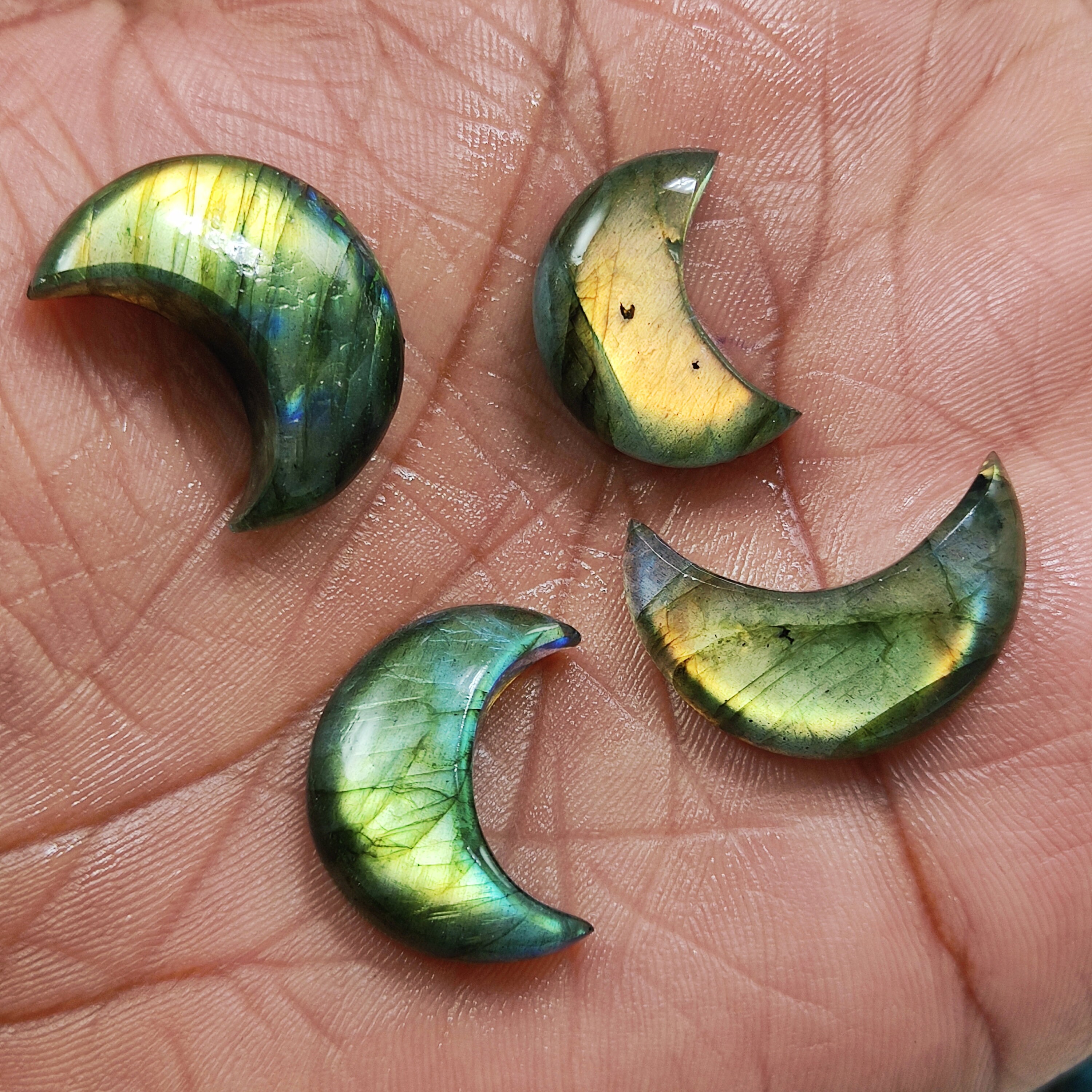 50 ピース卸売ムーンシェイプラブラドライト宝石素晴らしい品質三日月