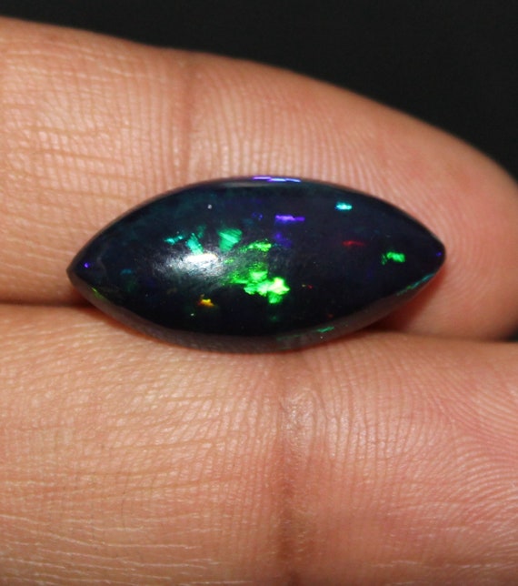 Cabochon D'opale Noire Naturelle - 5,55 CT - Ovale - Éthiopie - Pièce Rare
