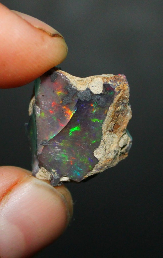 Opale de feu Welo, pierre précieuse : 1,4 ct, opale d'Éthiopie taille émeraude ovale - France