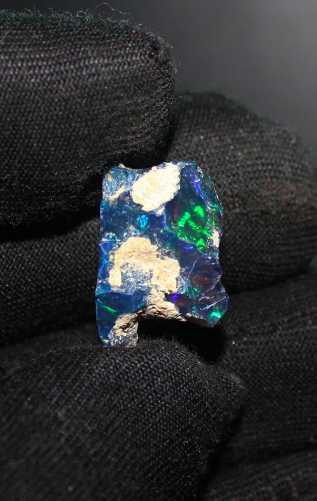 Opale De Feu Noire Welo AAA 1,60 Carats - Multi-feu Facettée En Forme De Poire - Naturelle Non Traitée - Qualité Exceptionnelle