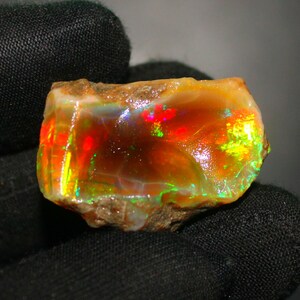Opale éthiopienne Brute Multi-feu 187,30 Ct - Naturelle Non Traitée - 50x34,5 Mm