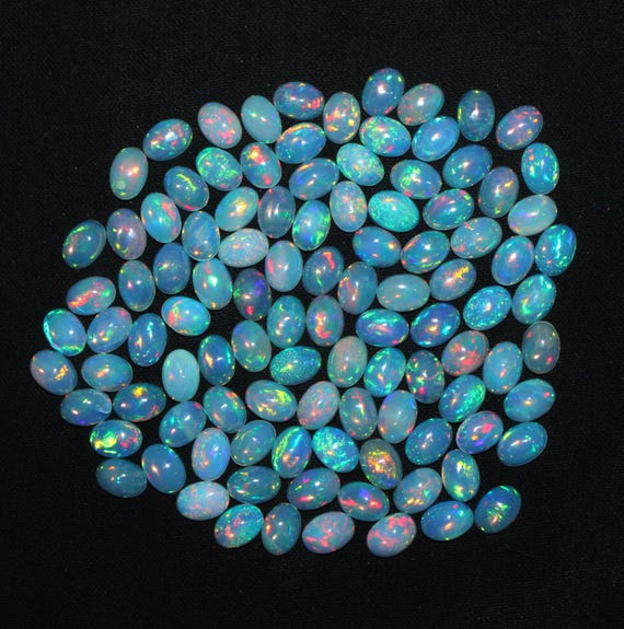 Cabochon D'opale Welo éthiopienne - Ovale, 1,45 Carats, Blanc Naturel Et Multicolore