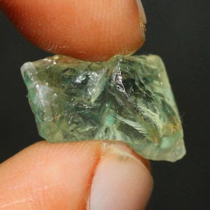 Aquamarine Rough, Natural Aquamarine Loose Rough Gemstone Raw uncut shaped Aquamarine Crystal, Aquamarine minerals March Birthstone 15.25 Ct