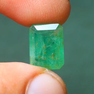 Emerald Gemstone, Natural Emerald, Faceted Green Emerald, Radiant Emerald, Emerald cut stone, Loose Emerald, Zambian Mines Emerald, 5.10 Ct
