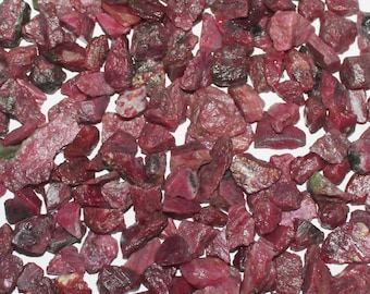 Robijn, natuurlijke ruwe robijn, robijnschilfers, robijnschijfjes, onbehandelde rode robijn, ruwe robijnkristal, groothandel, kostbare kristallen, natuurlijk kristal