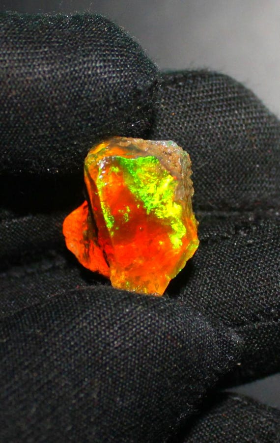 エチオピア オパール 原石 ジュエリー グレード 鉱物標本 ルースAAA
