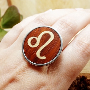 Women's ring Leo symbol, leo zodiac ring, wooden ring love nature, leo horoscope jewelry, leo zodiac sign, leo birthday gift