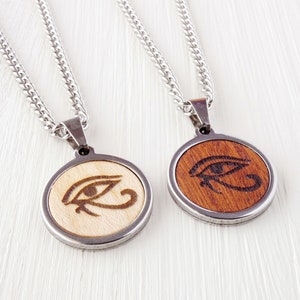 Auge von Horus Amulett Holz Medaillon Halskette, Talisman Schutz Schmuck für Männer, ägyptische Mythologie Historiker Geschenk, Eye of Ra Halskette