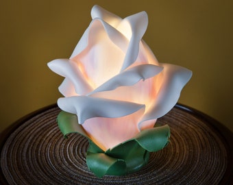 Flower table lamp battery powered led light for home decoration, outdoor lamp. Bedside rose lamp is a good gift