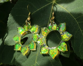 Sunflower 70s Earrings, Retro Flower Earrings, Vintage Daisy Earrings, Groovy 60s Mod Flower Power, Yellow Iridescent Psychedelic Earrings