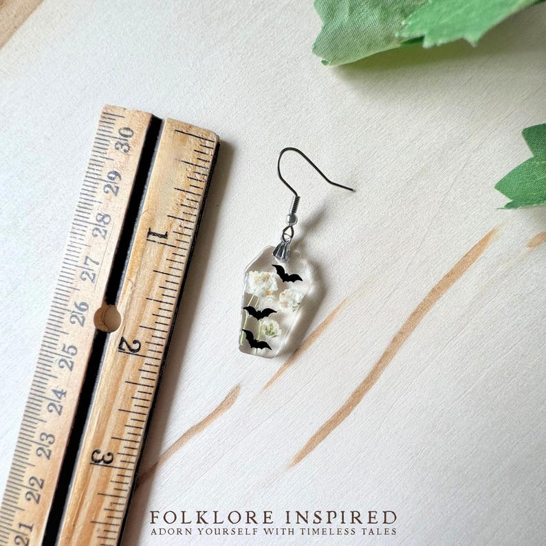 Dried Flower Bat Earrings | Floral Gothic Coffin Earrings | Witchy Pressed Flower Jewelry | Halloween Earrings | Cute Spooky Jewelry Gift image 6