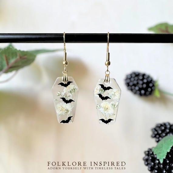 Dried Flower Bat Earrings | Floral Gothic Coffin Earrings | Witchy Pressed Flower Jewelry | Halloween Earrings | Cute Spooky Jewelry Gift