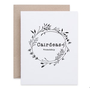 Carte d'amitié de Cairdeas | Proverbe irlandais | Carte de langue irlandaise | carte pour un ami | carte kraft irlandaise | Fabriqué consciemment à la main en Irlande