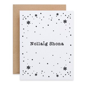 Nollaig Shona Schneeflocke Karte, Irische Weihnachtskarten, Verschneite Weihnachtskarte, irischsprachige Weihnachtskarten, nachhaltig hergestellt in Irland