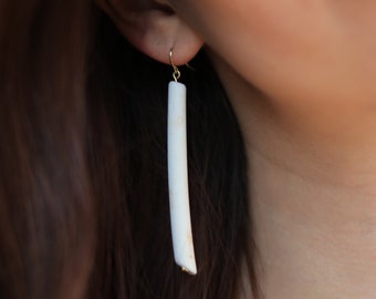 Earrings made of antique clay pipes - unique - 7 cm - extra long rivet pencil - white/beige - ceramic - clay - gold doublé - gold filled - brass