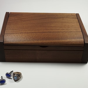 Black Walnut Men&#39;s Valet