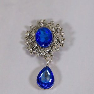 Vintage Crystal Silver Needleminder