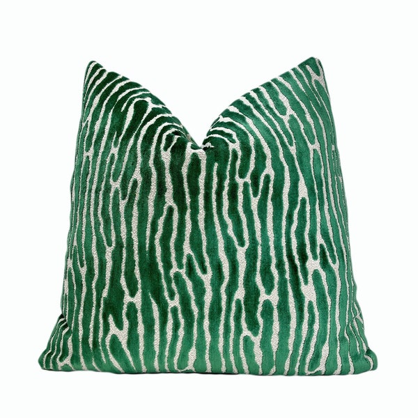 Emerald Green Velvet Throw Pillow Cover | Green Velvet Decorative Pillow Cover  | 18x18" | 20x20" | 24x24" | Lumbar Pillow | Couch Pillow