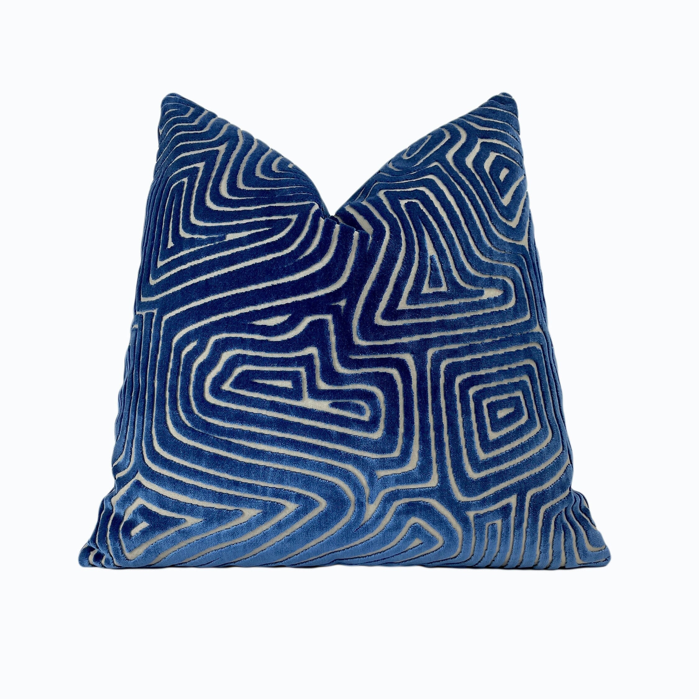 32 Dreamy Blue Throw Pillows For a Relaxing and Stylish Home