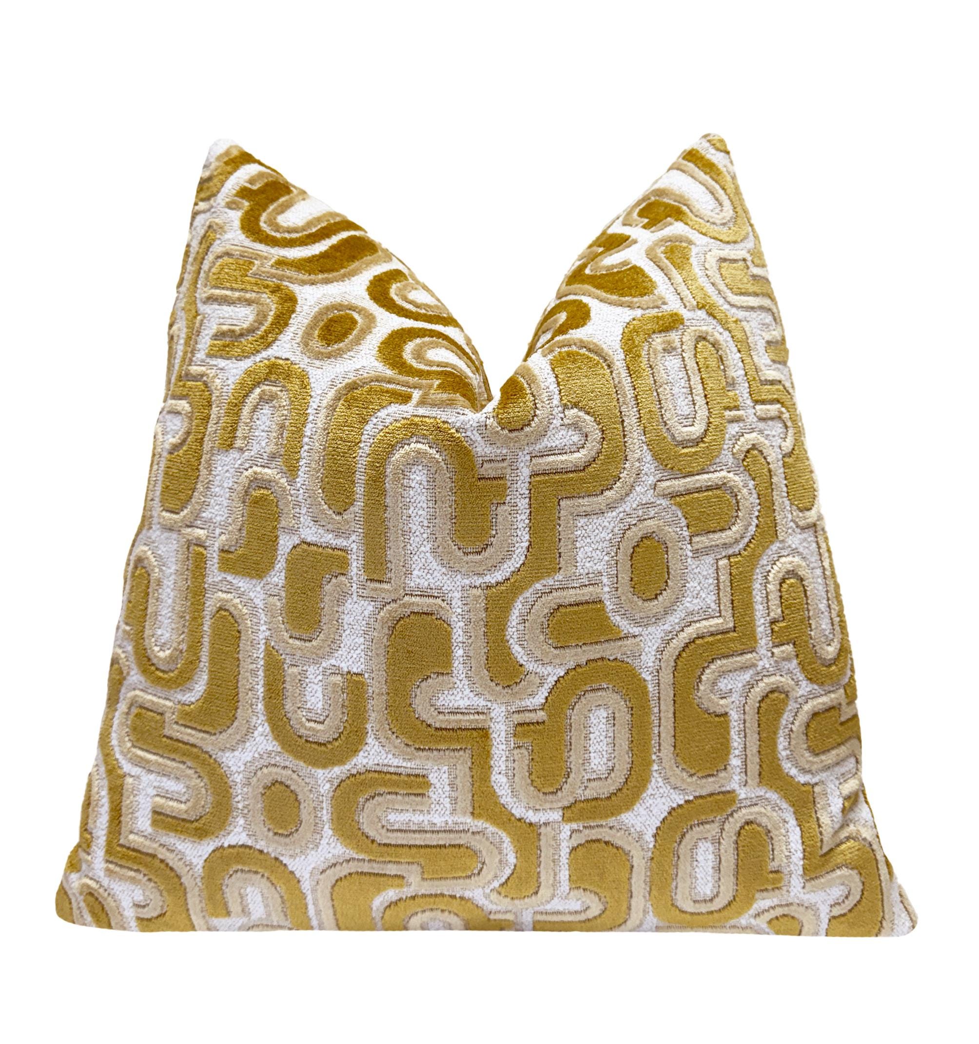 Gold Groove Velvet Throw Pillow Cover: Geometric Bouclé Accent Cushion