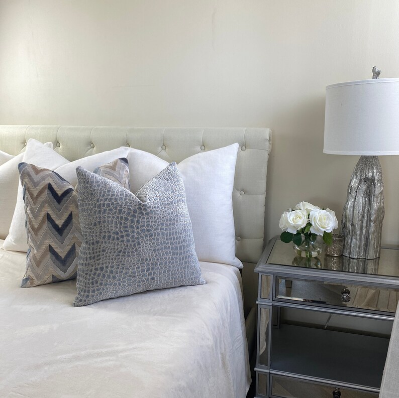 Steel Blue Pebbles Velvet Throw Pillow Cover - Thumbnail 5