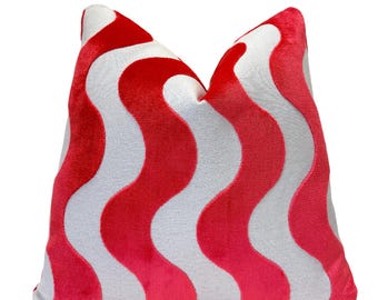 Dragonfruit Flow Velvet Throw Pillow Cover | Pink Graphic Cushion Cover