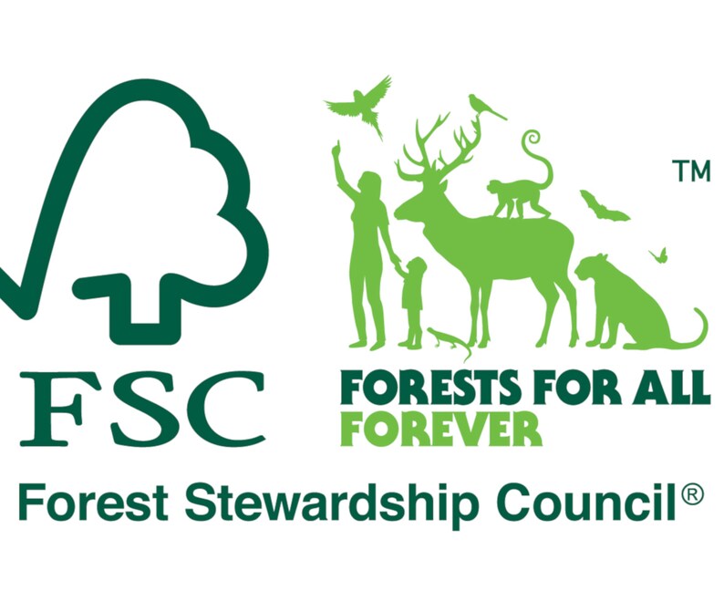 以下が含まれることがあります： FSCのロゴは、様式化された緑の木と「FSC Forest Stewardship Council」の文字が特徴です。緑色のグラフィックは、人々、動物、そして「FORESTS FOR ALL FOREVER」というテキストを白い背景に描いています。