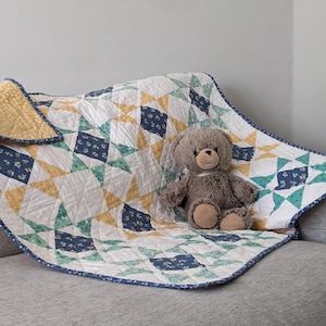 Star Baby Quilt, Vintage Baby Quilt, Home Goods, Handmade Gifts, Baby Gifts, Heirloom Quilt, Star Quilt Pattern