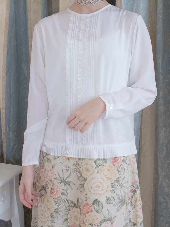 Vintage Pleated White Button Back Blouse