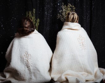 Sacred plant blanket | SPIRIT of the MUGWORT | ceremony blanket, bed cover, 100% Lamb wool, sacred protection sign, plant spirit, nordic