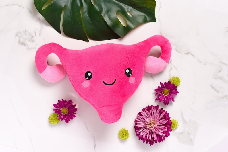 nerdbugs Livmoderorganplysch - Gynekologpresent, förlossningssjuksköterska, barnmorskepresent, endometriospresent, PCOS, äggstockscancerpresent, hysterektomi bild 3