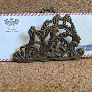 Portacartas de latón ornamentado VINTAGE Elegante portaservilletas para notas OFICINA Estilo europeo del viejo mundo