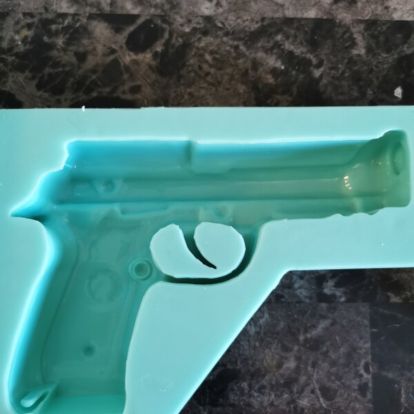 Right* Life sized 3D gun mold with flat back