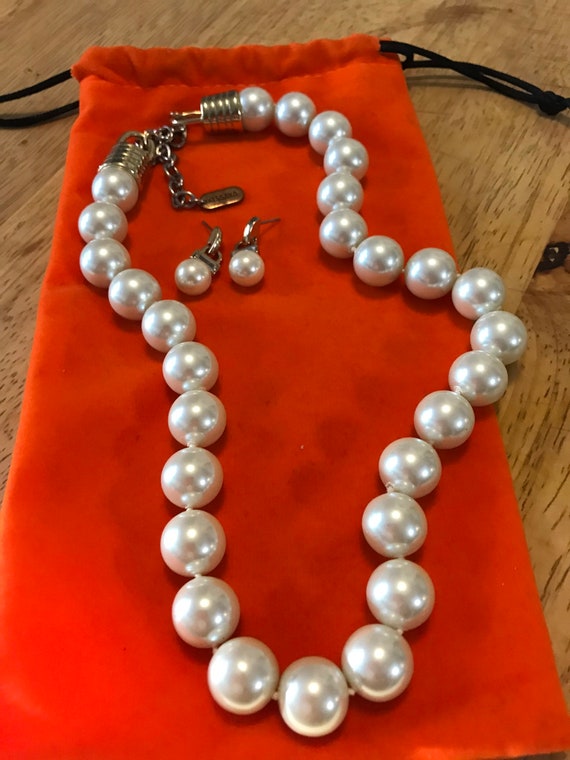 Vintage Kissaka simulated pearl necklace and earri