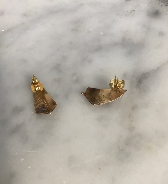 14 karat gold two tone post earrings - image 5