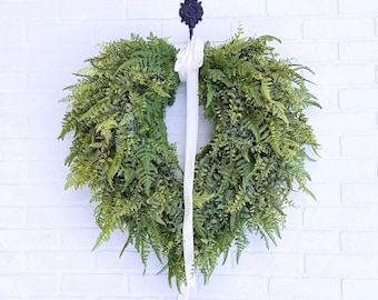 Faux Fern Wreath for Front Door, Heart Shaped Greenery Wreath with Ribbon, Year-Round Farmhouse Rustic Decor, Artificial Wreath Housewarming