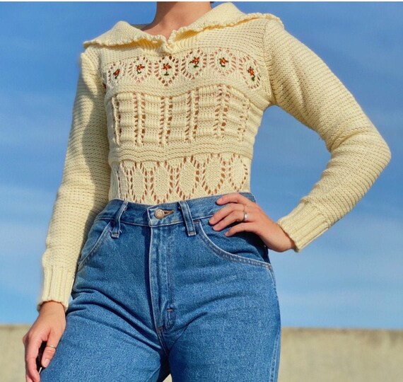 50's cream Handknit rose sweater