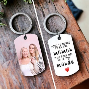 Pour le monde, tu es une maman. Mais pour moi, tu es mon monde. Porte-clés personnalisé mère-fille. Cadeau d'anniversaire pour maman.