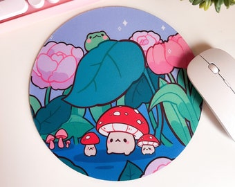 Mushrooms in a Tulip Forest Mousepad - Mouse Mat - Kawaii cute Cottage Core Round