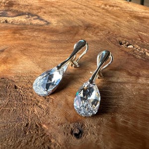 Orecchini pendenti a clip in argento sterling con cristalli Swarovski, un regalo perfetto per lei.