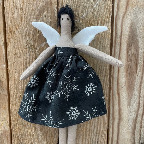 Engel, Puppe, Tilda Engel, kleines Engelchen mit Schneeflockenkleid