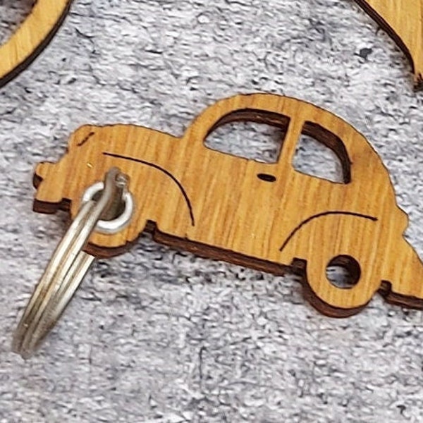 Schlüsselanhänger aus geölter Eiche - Motiv Auto - Käfer- VW - personalisiert - Lasergravur - Geschenk - Schlüssel - Bayern
