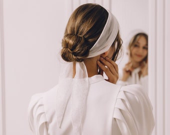 Zachte sjaal met versierde punten, handgemaakte hoofdbedekking met kleine strasssteentjes op de punten, kerksluier, haaraccessoire voor vrouwen, Mantilla