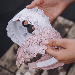 Fascia in pizzo fatta a mano, copricapo in pizzo, accessori estivi per ragazze, regalo originale, involucro per la testa della chiesa