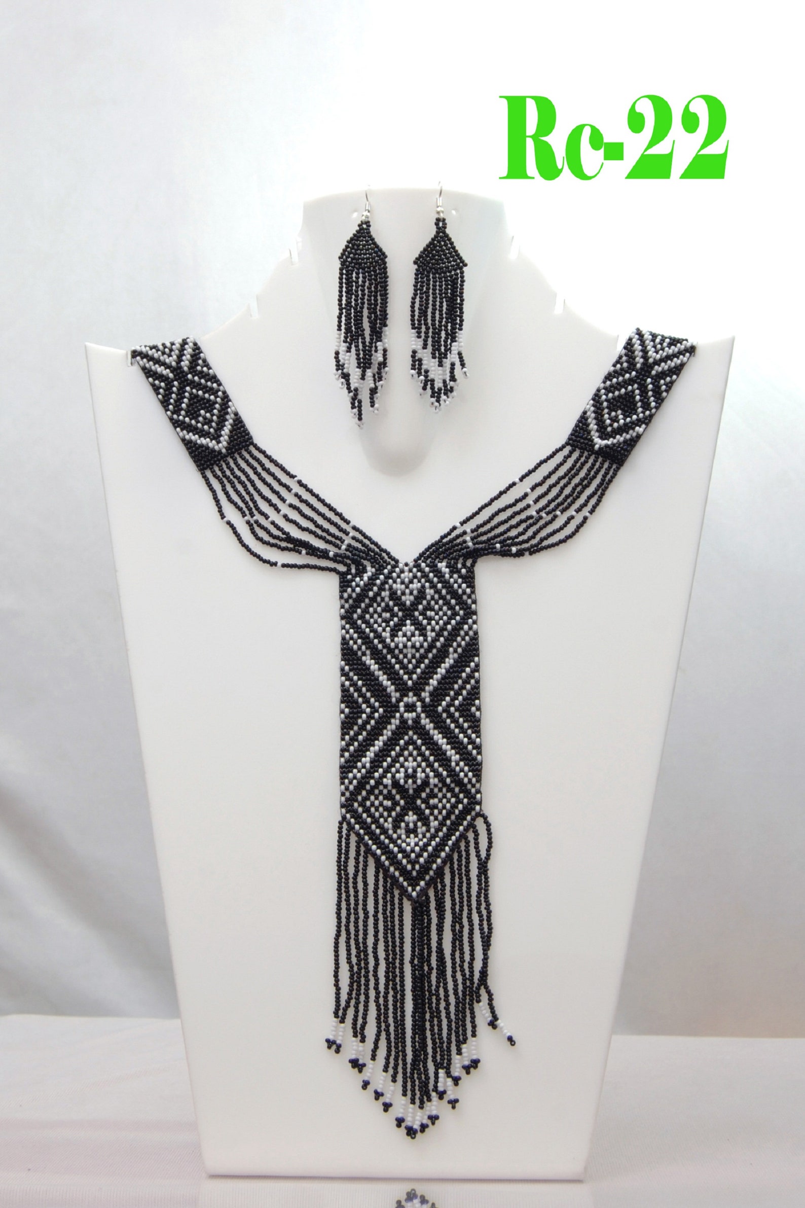 Schwarze und silberne Saatperlenkette mit Ohrringen | Etsy