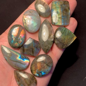 Lotto di 10 pezzi di labradorite, cabochon di forme miste e appariscenti, pietre preziose sciolte blu oro arcobaleno fuoco per la creazione di gioielli 28x18 a 37x26 mm
