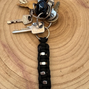 Handmade paracord keychain with nuts | Outdoor survival | DIY gift