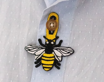 Honey Bee Button Hook